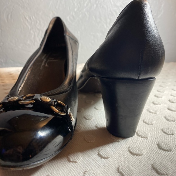 ATTILIO GIUSTI LEOMBRUNI Black Spectator Heel with Silver Toe Embellishments - Picture 5 of 16